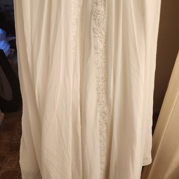Wedding dress - Picture 4 of 5